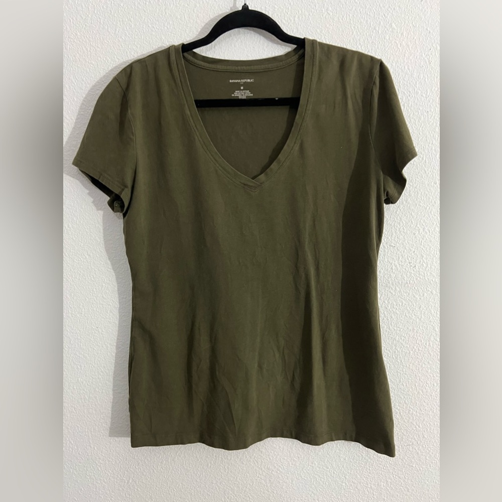 Banana Republic V Neck Tshirt